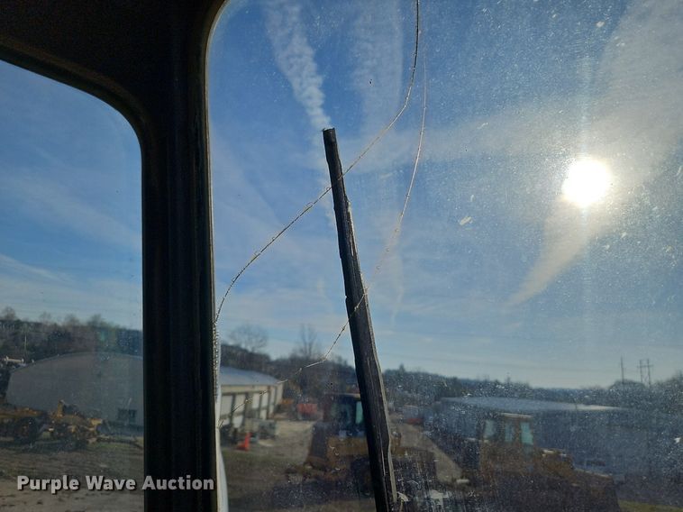 image for item DR8547 1996 Komatsu  WA320-1 wheel loader