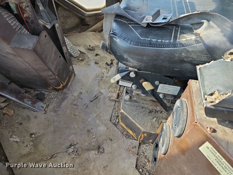 image for item DR8547 1996 Komatsu  WA320-1 wheel loader