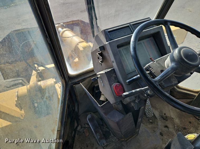 image for item DR8547 1996 Komatsu  WA320-1 wheel loader