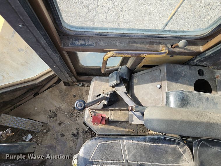 image for item DR8547 1996 Komatsu  WA320-1 wheel loader