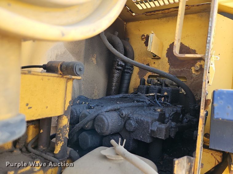 image for item DR8547 1996 Komatsu  WA320-1 wheel loader