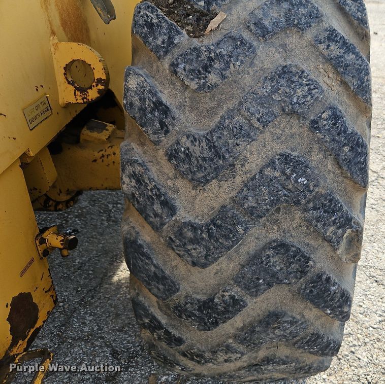 image for item DR8547 1996 Komatsu  WA320-1 wheel loader
