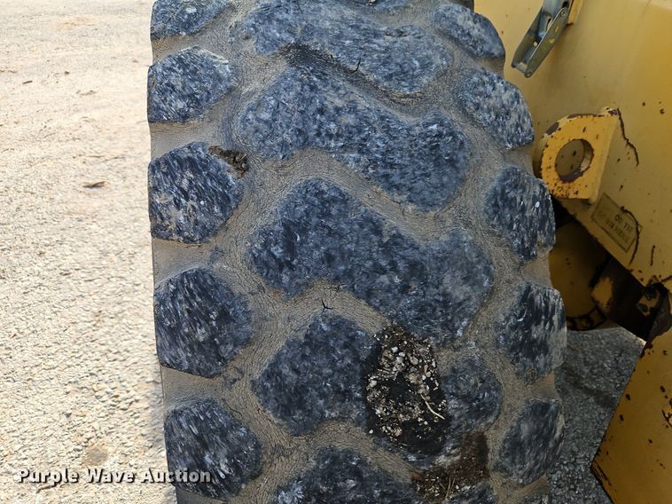 image for item DR8547 1996 Komatsu  WA320-1 wheel loader
