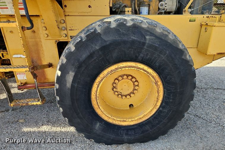 image for item DR8547 1996 Komatsu  WA320-1 wheel loader