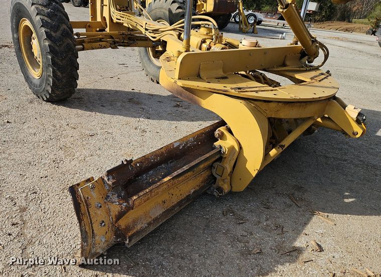 image for item DR8548 1996 Caterpillar  140H motor grader