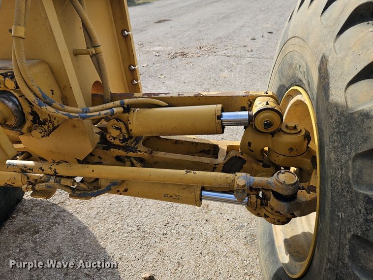 image for item DR8548 1996 Caterpillar  140H motor grader