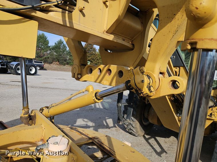 image for item DR8548 1996 Caterpillar  140H motor grader