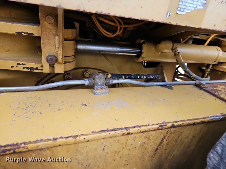 image for item DR8548 1996 Caterpillar  140H motor grader