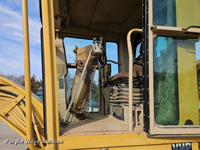 image for item DR8548 1996 Caterpillar  140H motor grader