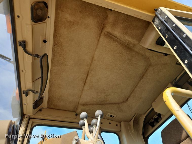 image for item DR8548 1996 Caterpillar  140H motor grader