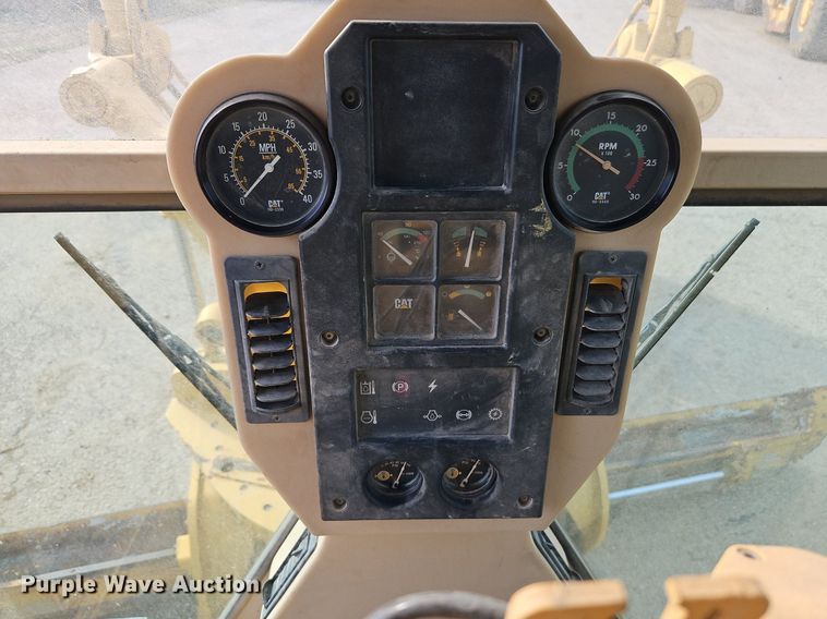 image for item DR8548 1996 Caterpillar  140H motor grader