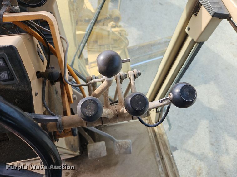 image for item DR8548 1996 Caterpillar  140H motor grader