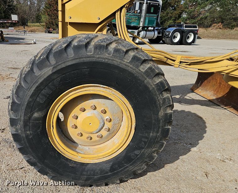 image for item DR8548 1996 Caterpillar  140H motor grader