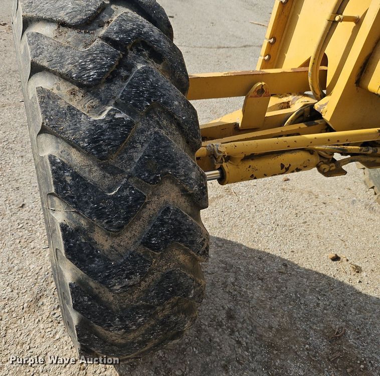 image for item DR8548 1996 Caterpillar  140H motor grader