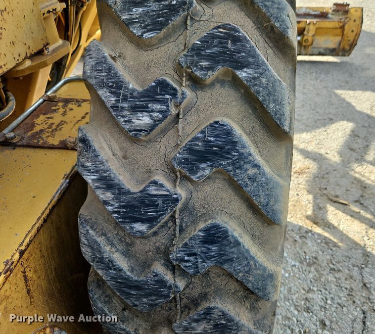 image for item DR8548 1996 Caterpillar  140H motor grader