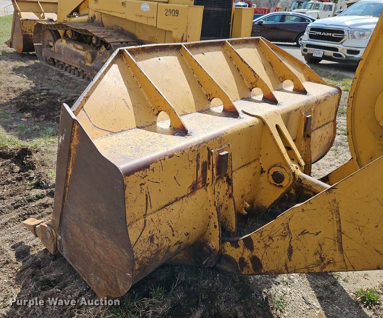 image for item DR8550 1997 Caterpillar  953C track loader