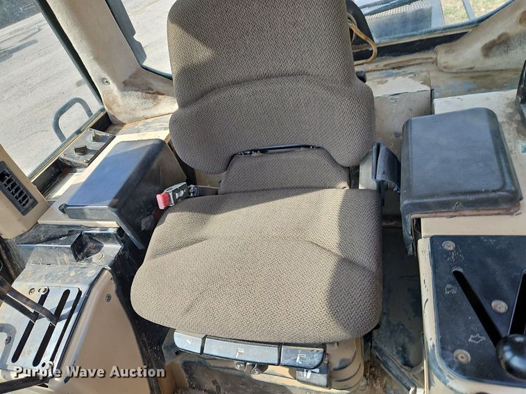 image for item DR8550 1997 Caterpillar  953C track loader