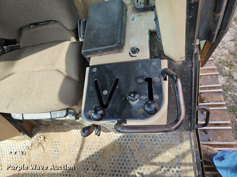 image for item DR8550 1997 Caterpillar  953C track loader