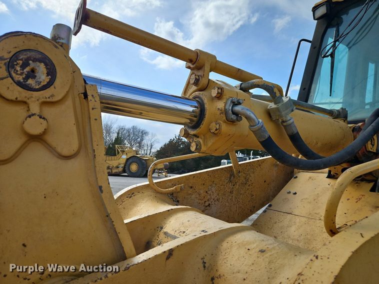 image for item DR8551 2001 Caterpillar  963C track loader