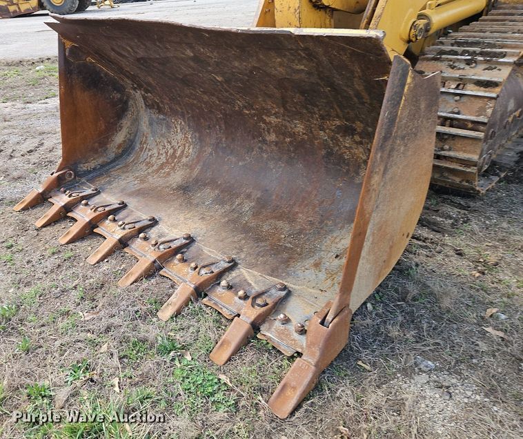 image for item DR8551 2001 Caterpillar  963C track loader