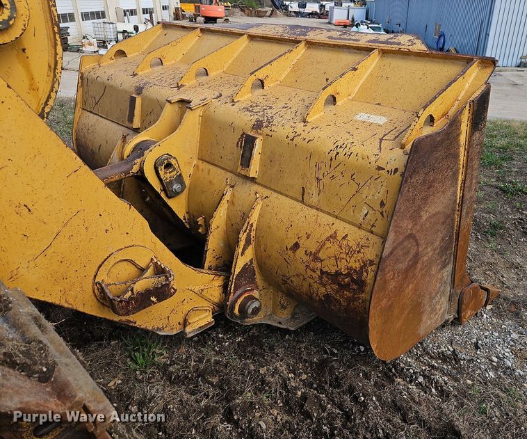 image for item DR8551 2001 Caterpillar  963C track loader