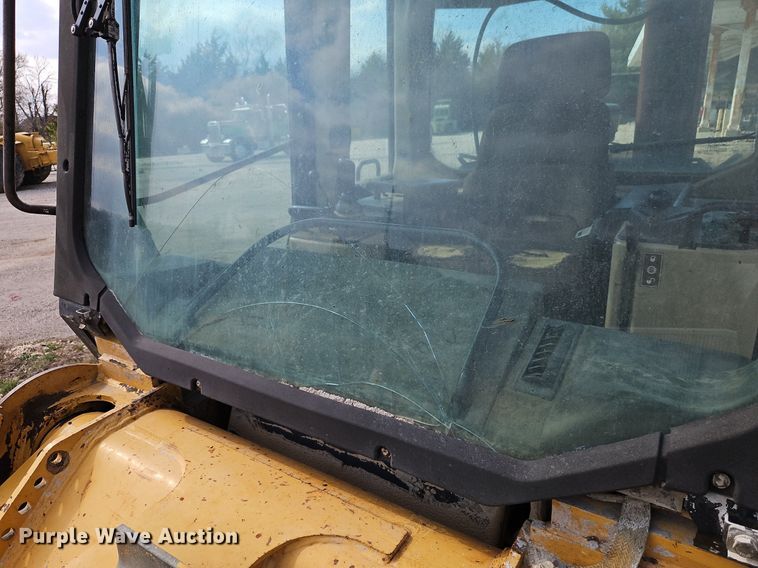 image for item DR8551 2001 Caterpillar  963C track loader