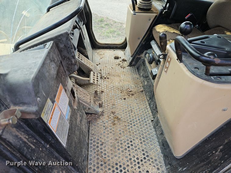 image for item DR8551 2001 Caterpillar  963C track loader