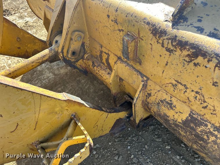 image for item DS0834 1989 Caterpillar 953LGP track loader