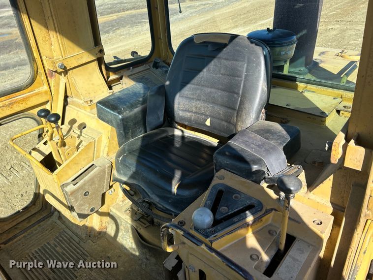 image for item DS0834 1989 Caterpillar 953LGP track loader