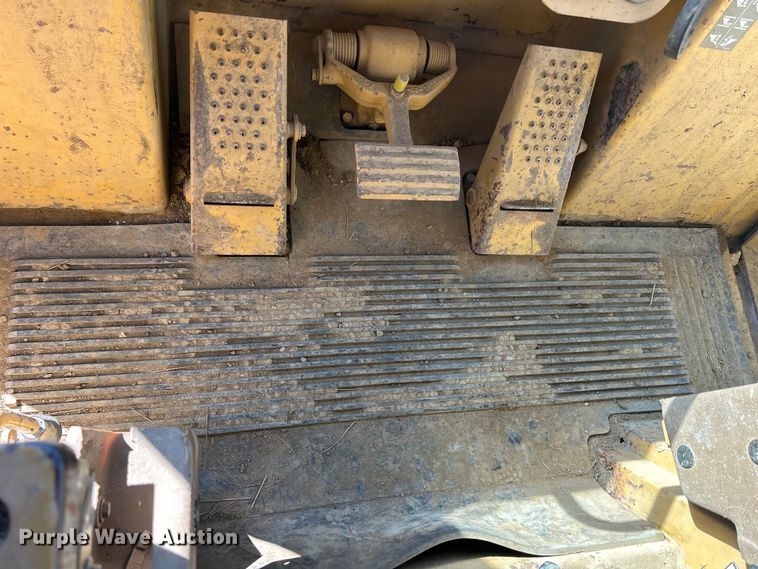 image for item DS0834 1989 Caterpillar 953LGP track loader