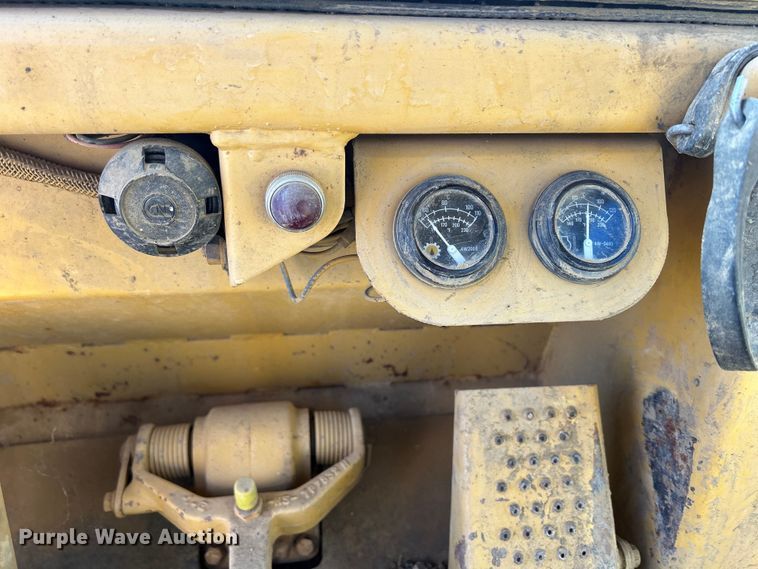 image for item DS0834 1989 Caterpillar 953LGP track loader