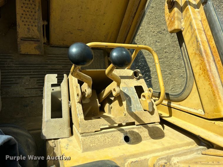 image for item DS0834 1989 Caterpillar 953LGP track loader