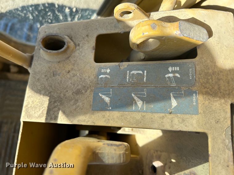 image for item DS0834 1989 Caterpillar 953LGP track loader