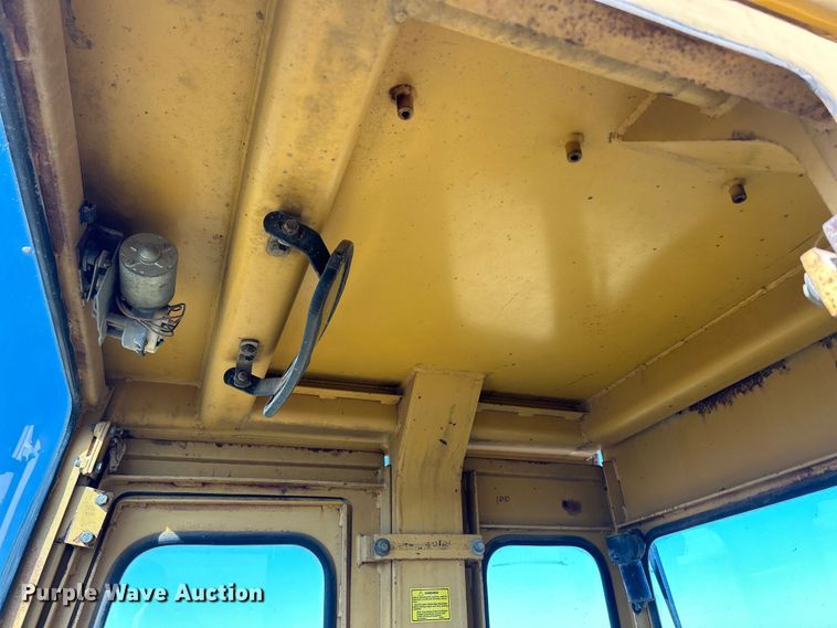 image for item DS0834 1989 Caterpillar 953LGP track loader