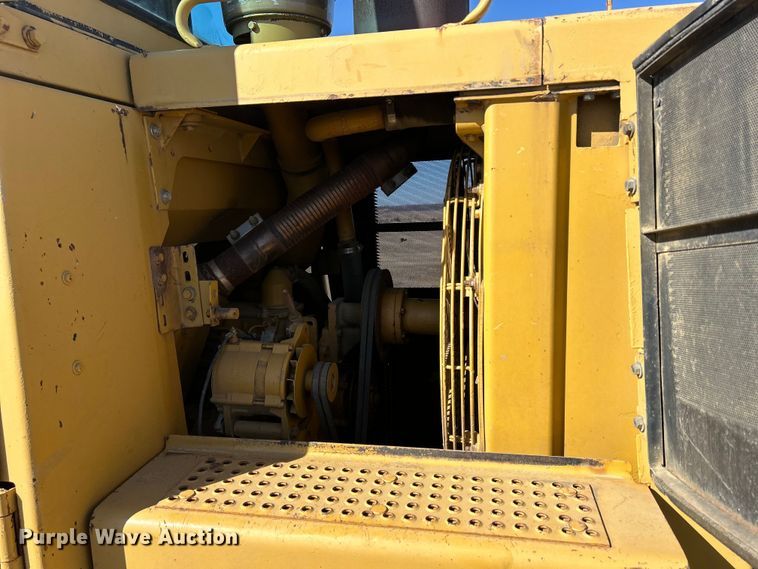 image for item DS0834 1989 Caterpillar 953LGP track loader