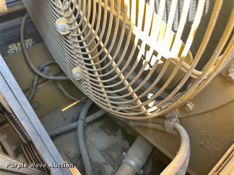 image for item DS0834 1989 Caterpillar 953LGP track loader