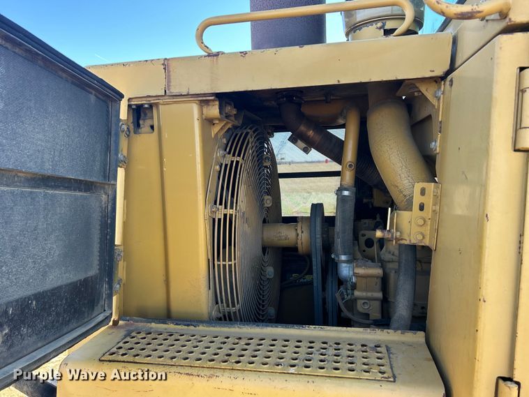 image for item DS0834 1989 Caterpillar 953LGP track loader