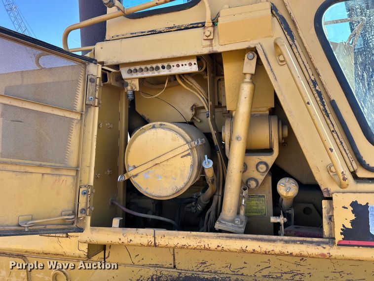 image for item DS0834 1989 Caterpillar 953LGP track loader