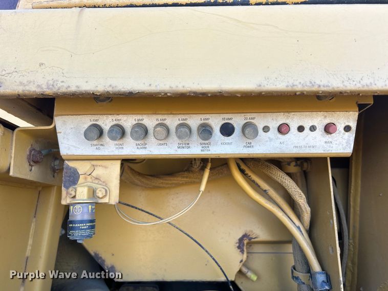 image for item DS0834 1989 Caterpillar 953LGP track loader