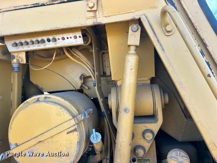 image for item DS0834 1989 Caterpillar 953LGP track loader