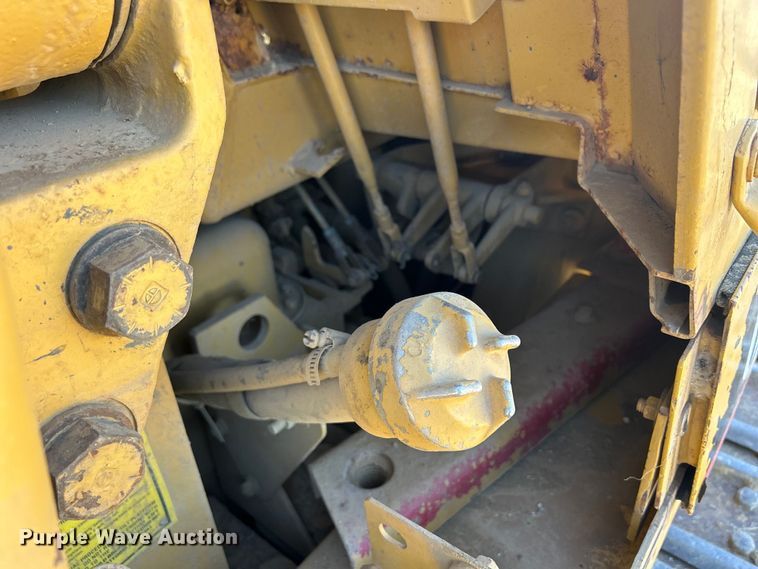 image for item DS0834 1989 Caterpillar 953LGP track loader