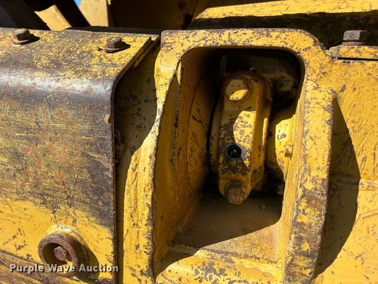 image for item DS0834 1989 Caterpillar 953LGP track loader