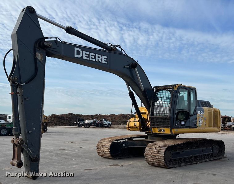 image for item DS2927 2011 John Deere 250G LC excavator