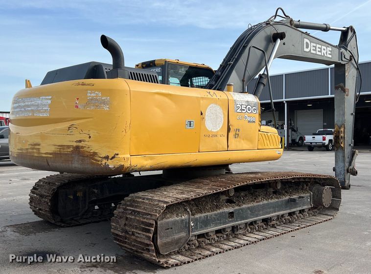 image for item DS2927 2011 John Deere 250G LC excavator