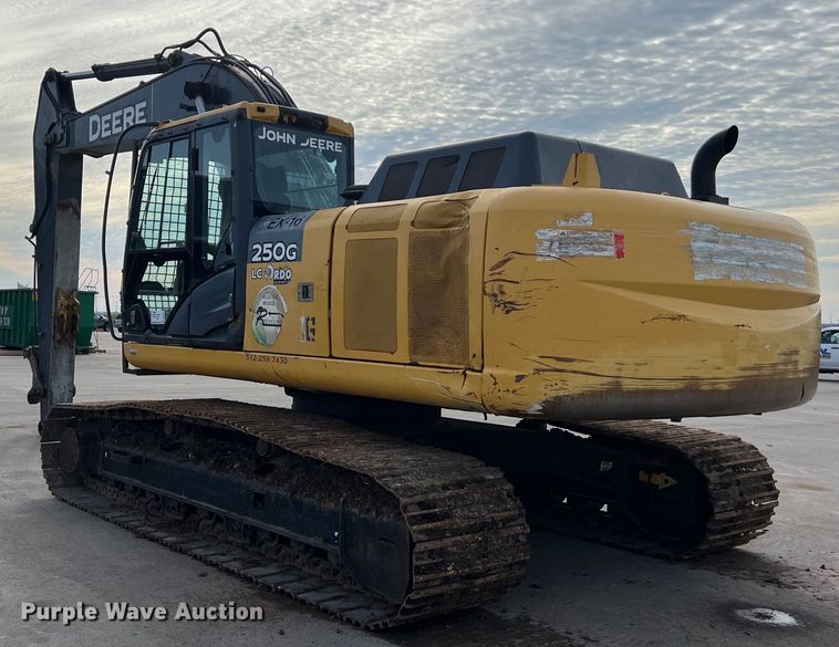 image for item DS2927 2011 John Deere 250G LC excavator