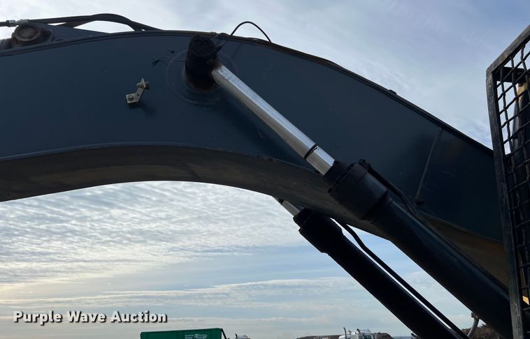 image for item DS2927 2011 John Deere 250G LC excavator