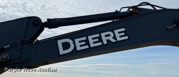 image for item DS2927 2011 John Deere 250G LC excavator