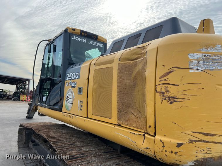 image for item DS2927 2011 John Deere 250G LC excavator