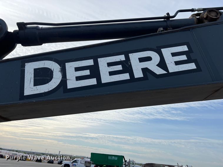 image for item DS2927 2011 John Deere 250G LC excavator