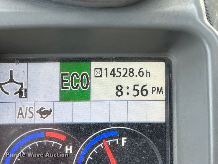 image for item DS2927 2011 John Deere 250G LC excavator